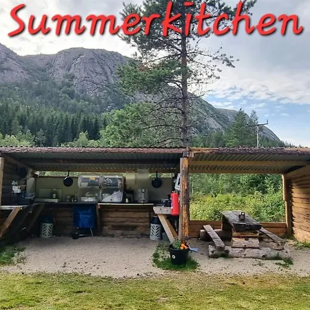 Hjortebu I Naturskjonne Omgivelser