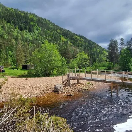 Hjortebu I Naturskjonne Omgivelser Кемпинг
