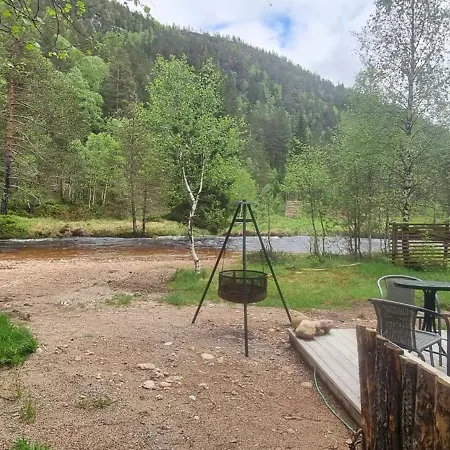 Hjortebu I Naturskjonne Omgivelser *